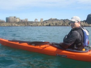Les homeaux fort Alderney. Jersey kayak adventures