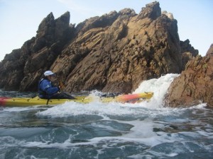 rock hopping in sea kayaks